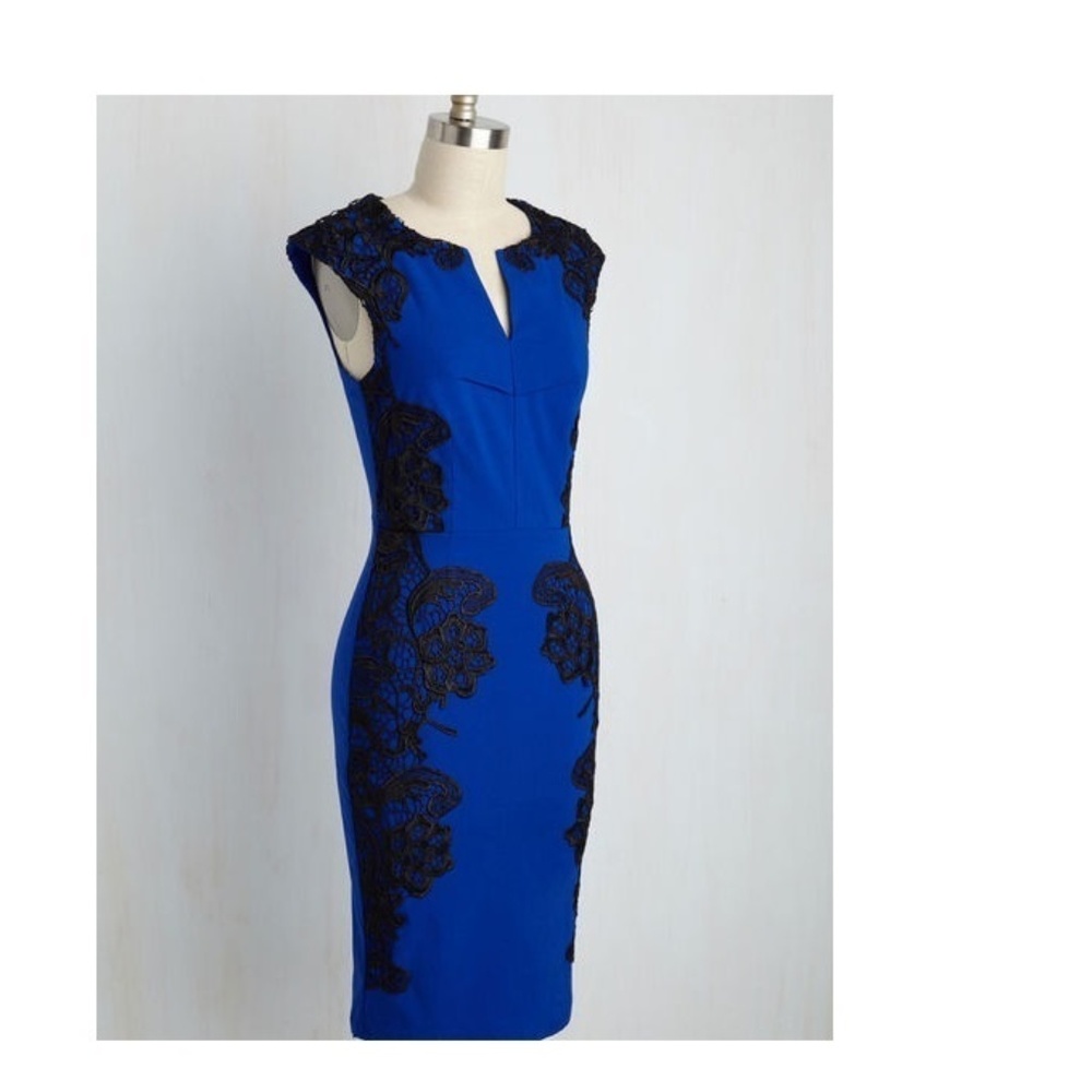 Lakeside Libations Sheath Dress in Sapphire